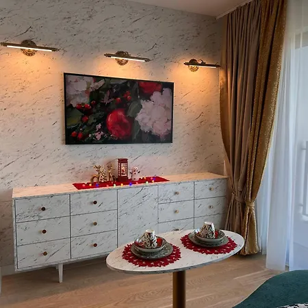 Beldorado - Waterfront Luxury Amber